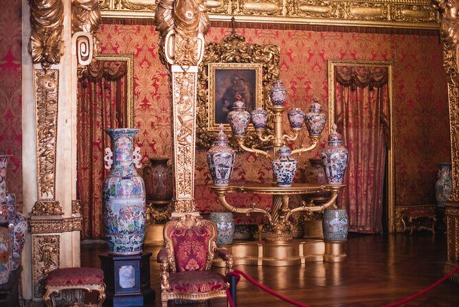 Small-group Royal Palace Skip-the-line Tour - The Chapel Stop and the Holy Shroud Question