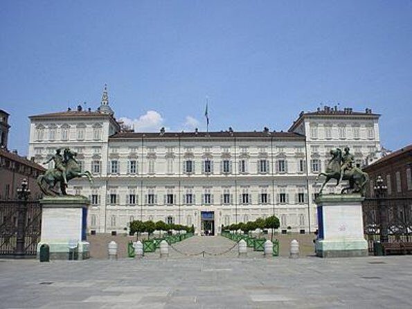 Small-group Royal Palace Skip-the-line Tour - Inside Palazzo Reale: Luxury Rooms and the Feeling of Real Court Life