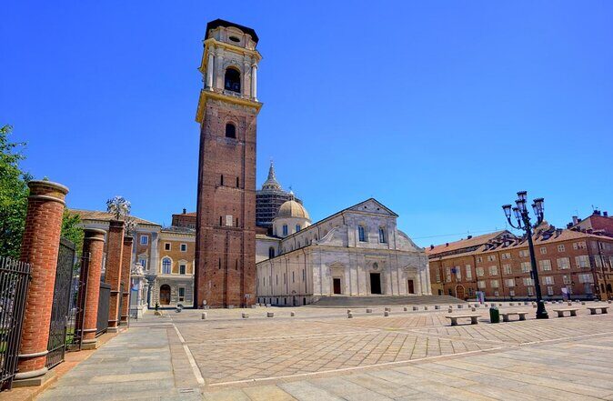 Turin, Explore the city in a Walking guided tour - Piazza Carignano: a Savoy-era square with a political heart