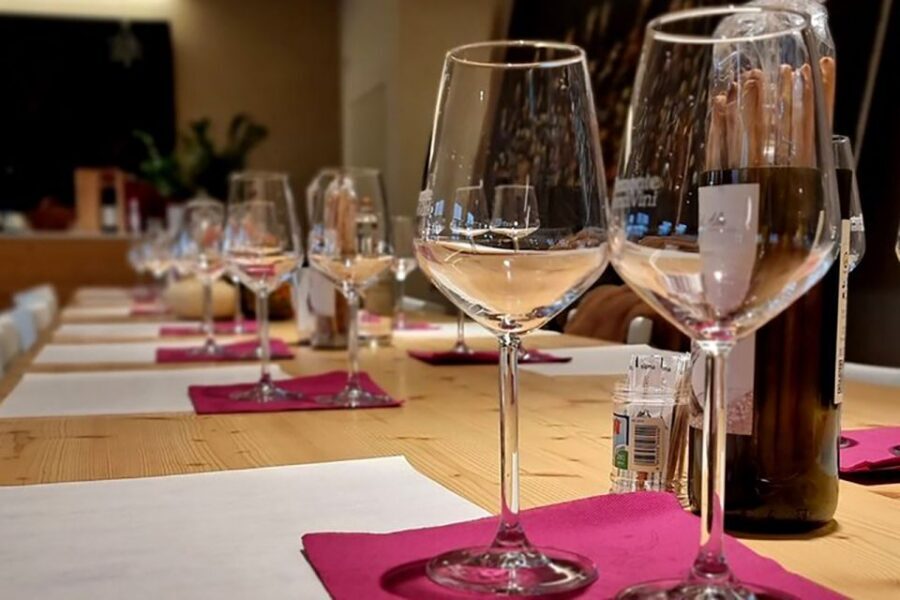 Turin: Local Wine Tasting in the Heart of the City - “Fun Surprises” and Practical Buying Advice