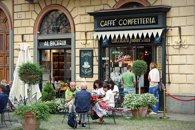 Turin Sweet & Chocolate Walking Food Tour by Do Eat Better - Getting Oriented: Meeting Near Piazza San Carlo and Mole Antonelliana